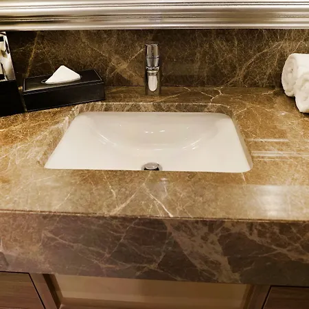 Tryp By Wyndham Basin Ekspres