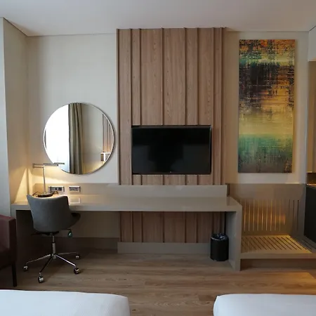 Tryp By Wyndham Basin Ekspres 5*