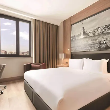 Hotel Tryp By Wyndham Basin Ekspres 5*