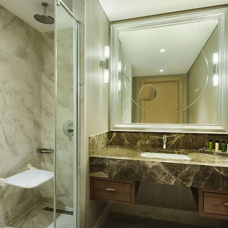 Tryp By Wyndham Basin Ekspres Hotel