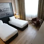 Tryp By Wyndham Basin Ekspres