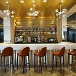 Отель Tryp By Wyndham Basin Ekspres