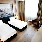 Hotel Tryp By Wyndham Basin Ekspres 5*