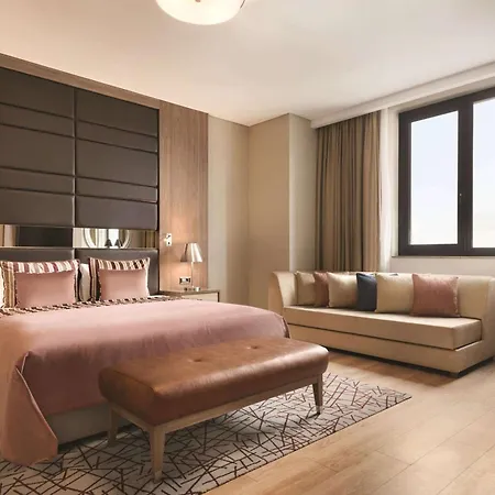 Tryp By Wyndham Basın Ekspres Otel 5*