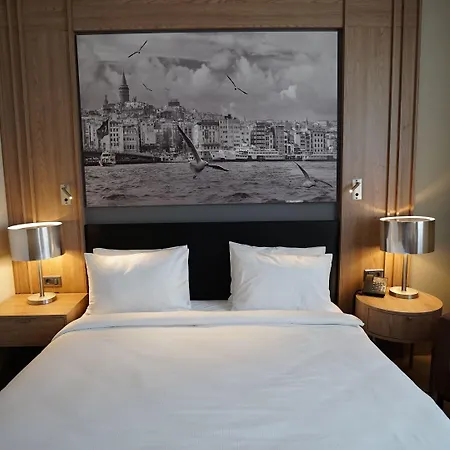 Tryp By Wyndham Basın Ekspres Otel 5*