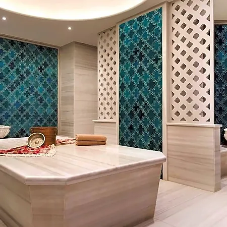 Tryp By Wyndham Basin Ekspres 5*
