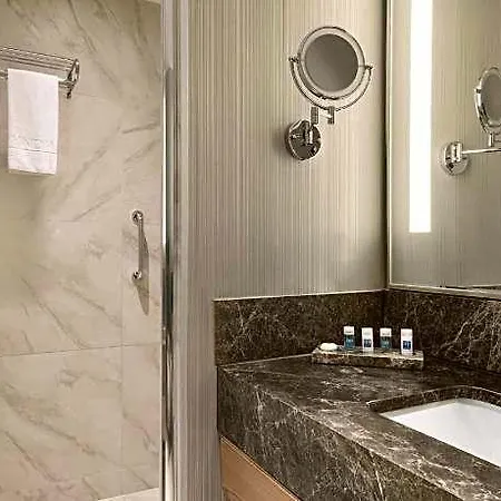 Tryp By Wyndham Basin Ekspres