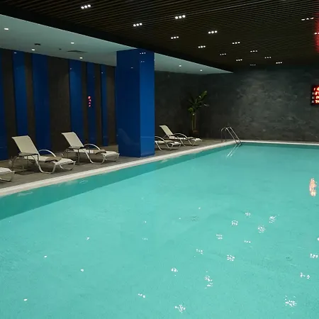 Otel Tryp By Wyndham Basın Ekspres 5*