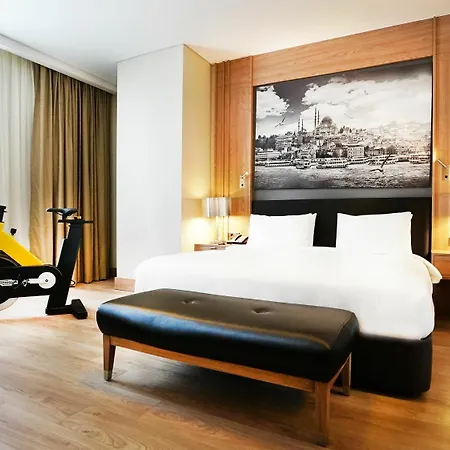 Tryp By Wyndham Basın Ekspres Otel 5*