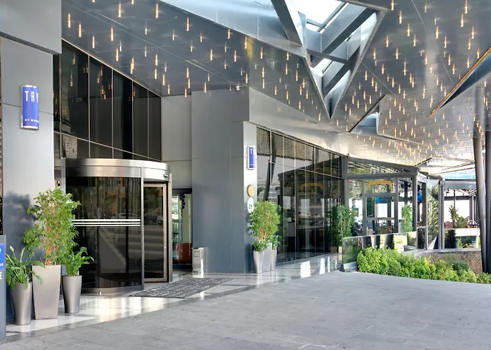 Tryp By Wyndham Basin Ekspres