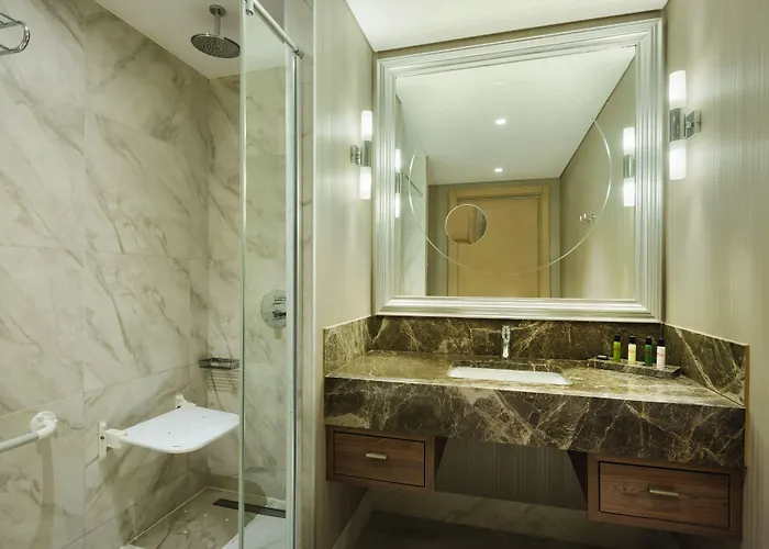 Tryp By Wyndham Basin Ekspres Hotel