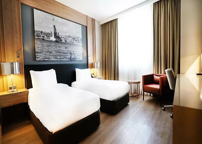 Tryp By Wyndham Basin Ekspres Hotel