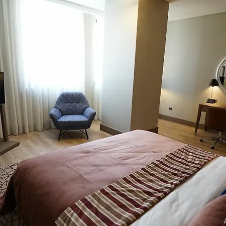 Hotel Tryp By Wyndham Basin Ekspres 5*